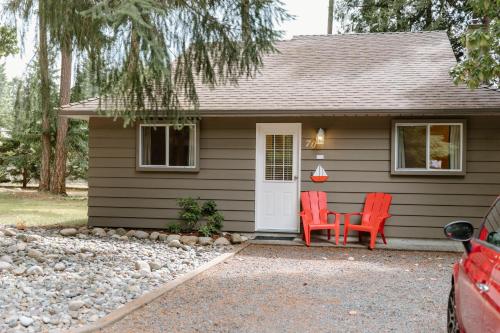 Two-Bedroom Cottage - Forest View
