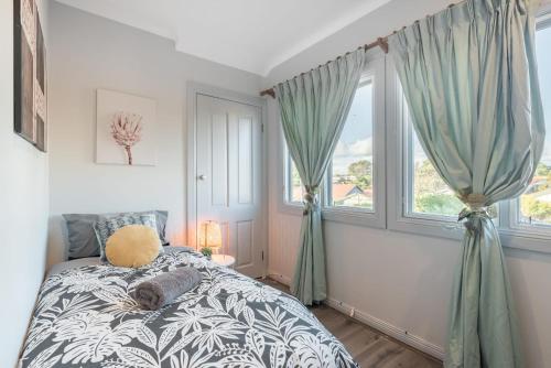 Bright Single Room - Seconds to Bus Station & Park - Close to Chinatown - Shared Bathroom