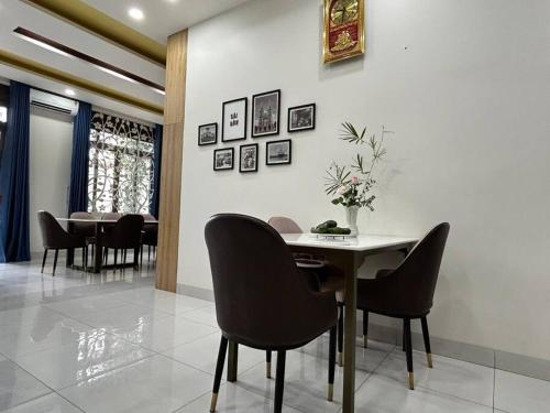 Lake view Villa in Nam Long - Villa bo ho khu biet thu Nam Long - image 4