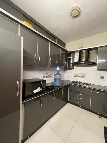 Travellers Home 2BR PORTION Gulshan Iqbal blk#7 - image 11