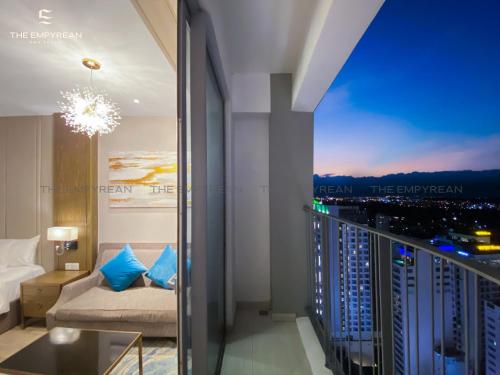Deluxe King Room with Sea View image 4
