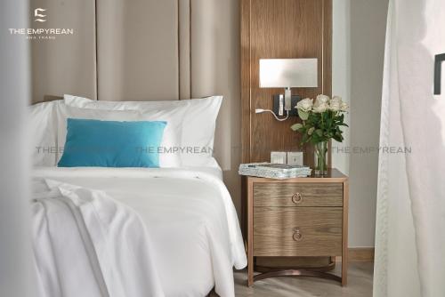 Executive City View Room image 5