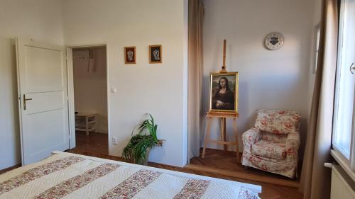 Mona Lisa Apartment