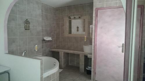 Hotel Le 5 - image 12