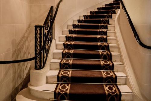 Prince de Galles, a Luxury Collection hotel, Paris