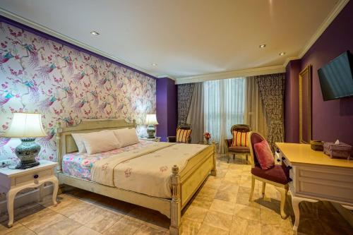 room detail thumbnail 1