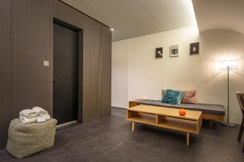 One-Bedroom Suite image 2