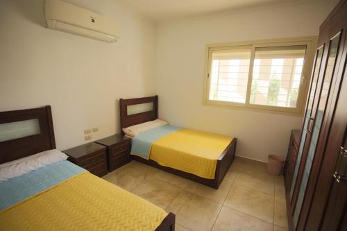 Hacienda Bay 5 bedrooms North Coast Senior Chalet Alamain الساحل الشمالي