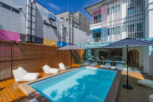 The Tint at Phuket Town Hotel13