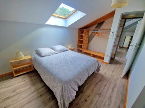 Proche Bordeaux centre : petite maison de ville +parking gîte à louer Les Cavailles