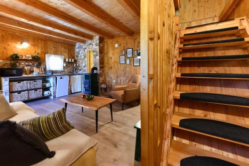 Stara trešnja (Stara tresnja) in Baške Oštarije