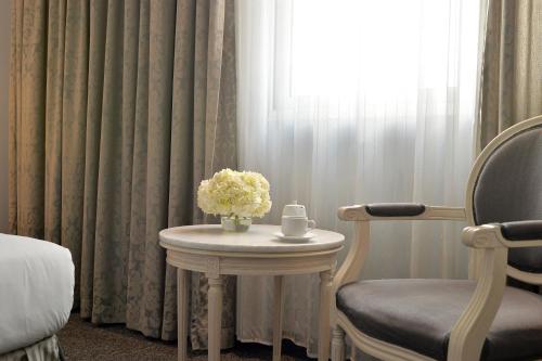 Executive Single Room image 6