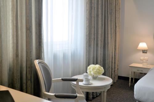 Executive Single Room image 9