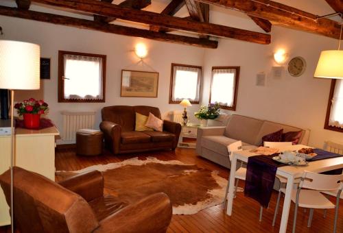 Two-Bedroom Apartment - Split Level