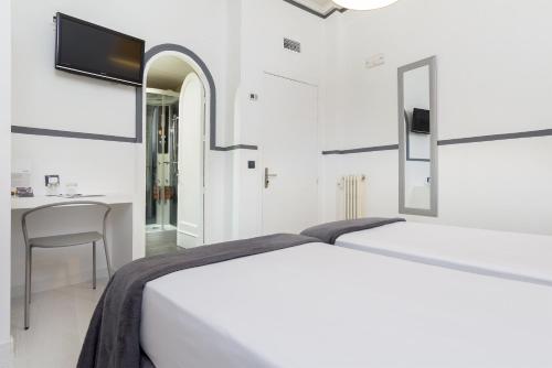 Hostal Gran Via 63 Rooms Room Type - Twin Room