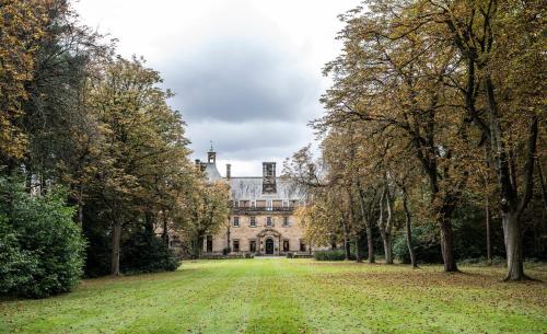 Crathorne Hall - image 8