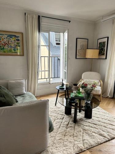 Splendide appartement avec balcon filant - Location saisonnière - Paris