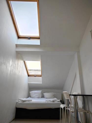 Double Room with Shared Bathroom room in Apartamenty Hoża Attic Studio