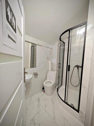 Double Room with Shared Bathroom image 7