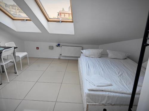 Apartamenty Hoza Attic Studio – Warsaw, NE