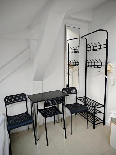 Apartamenty Hoza Attic Studio – Warsaw, NE