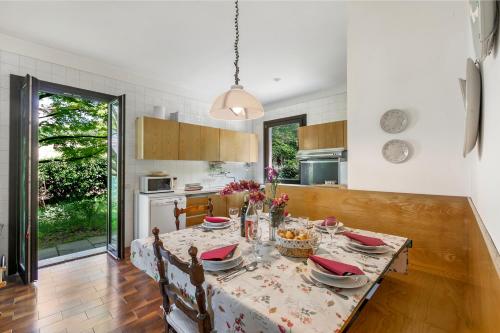 virtuve, Three Lakes Villa Varese - Garden and Parking - Happy Rentals in Buguggiate