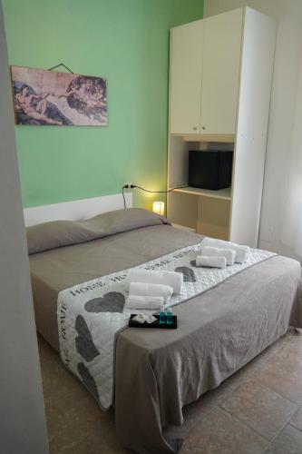 Double Room image 10