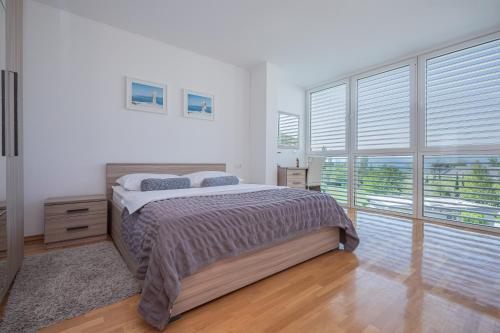 AP 4+2 in one of the most luxury building in Omis, Omiš (Almissa) (foto 8)