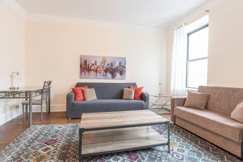 5 Bedroom 2 Bath Full Floor Midtown in New York, USA