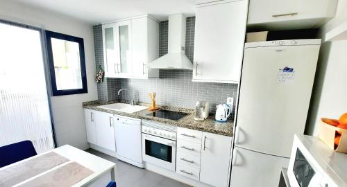 virtuve, Sunny Apartment in Daimuz