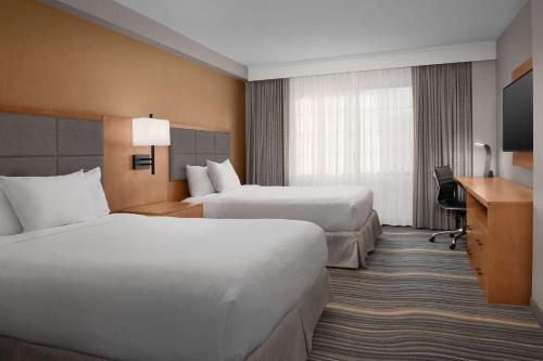 Embassy Suites La Quinta Hotel & Spa - main image