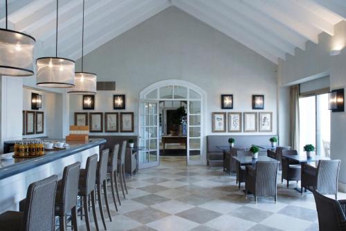 ห้องอาหาร, Villa Alegria estilo Mediterraneo -Finca Cortesin in บาเอีย เด กาซาเรส
