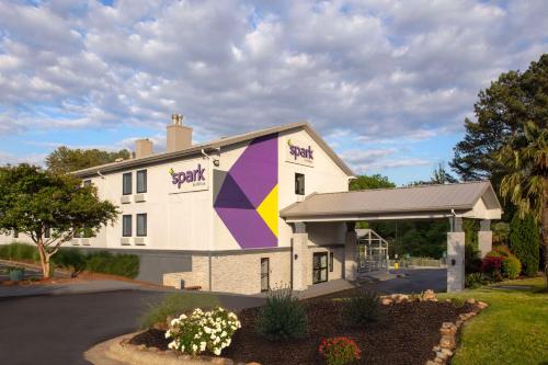 Days Inn by Wyndham Atlanta Marietta Ballpark - main image