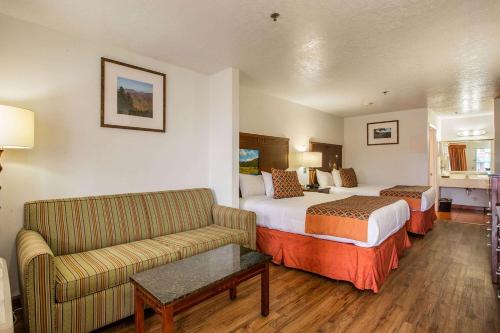 Sandia Peak Inn Old Town ABQ, a Howard Johnson by Wyndham in Albuquerque, USA