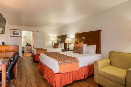 Sandia Peak Inn Old Town ABQ, a Howard Johnson by Wyndham in Albuquerque, USA