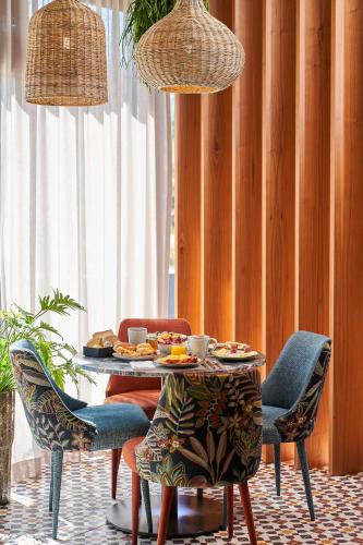 Eten en drinken, Hotel Acores Lisboa near Jardim Zoologico