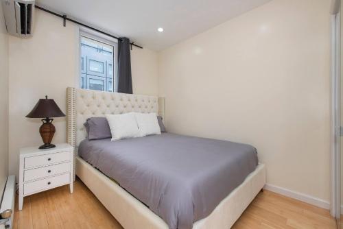 Luxury Sutton Place Duplex 3br 3bth in New York, USA
