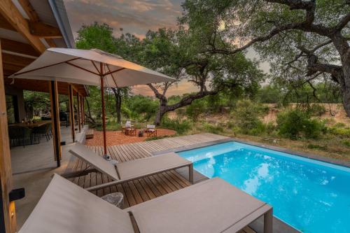 Nomads Den Luxury Villa with Riverbed View