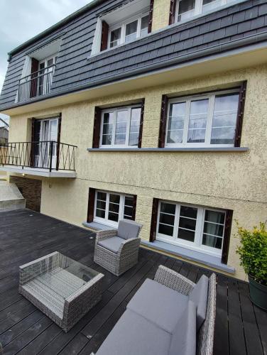 Зовнішній вигляд готелю, G-Logement-Francilien Villa Parc des expositions Villepinte, Bourget, Astérix , Paris (G-Logement-Francilien Villa Parc des expositions Villepinte, Bourget, Asterix , Paris) in Гусенвіль