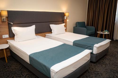 Aqua Hotel - image 2
