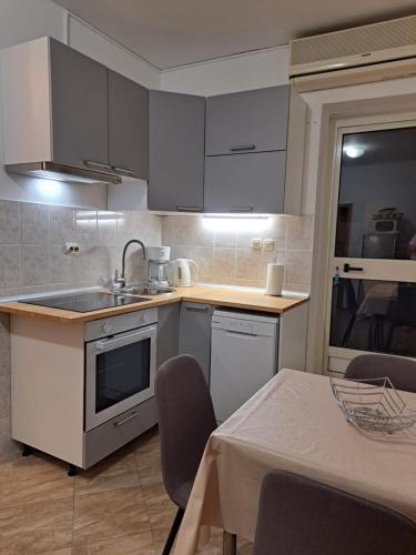 Two-Bedroom Apartment with Sea View and Balcony image 7