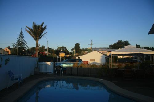 Zwembad, Accommodation at Te Puna Motel in Te Puna