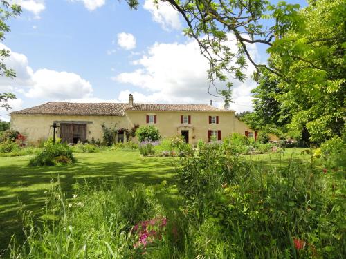 B&B La Ferme Aux Fleurs chambre d'hôte Saint-Martin-de-Gurson