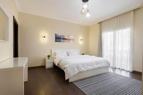 Cozy 1BR Apartment - Hyde Park - Tap to explore photos
