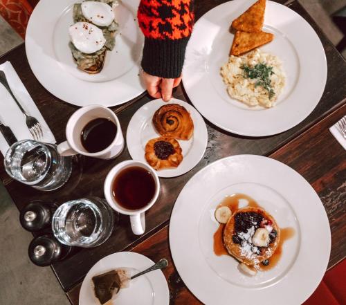 New Road Hotel - image 8