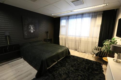 1 queen bed