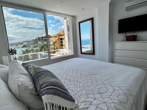 Apartment La Luna- First Line Beach