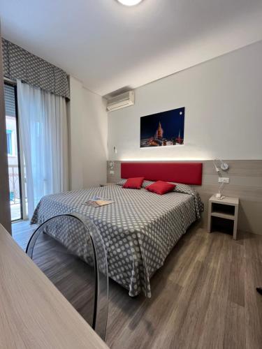 Double or Twin Room with Balcony image 5