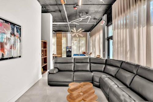 New Chic 3BR in Ft Lauderdale by Airport, Port & Beach in Fort Lauderdale, USA