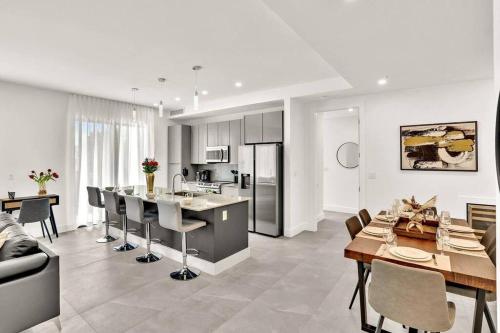 New Chic 3BR in Ft Lauderdale by Airport, Port & Beach in Fort Lauderdale, USA